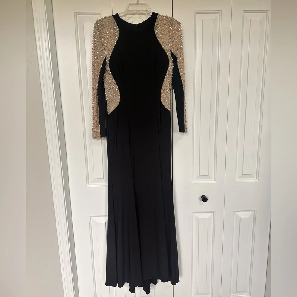XSCAPE Beaded Colorblock Gown - Picture 3 of 15
